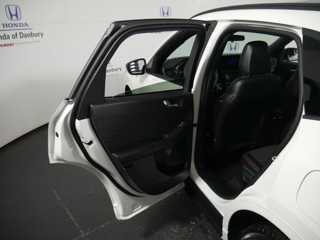 Used 2024 Ford Escape ST-Line w/ Tech Pack #1 image 9