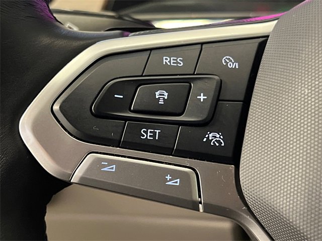 Certified 2024 Volkswagen Atlas SEL Premium R-Line image 21