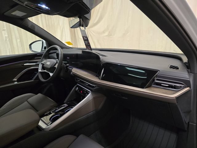 Certified 2025 Audi Q5 Premium Plus w/ Premium Plus AWD/4WD image 32