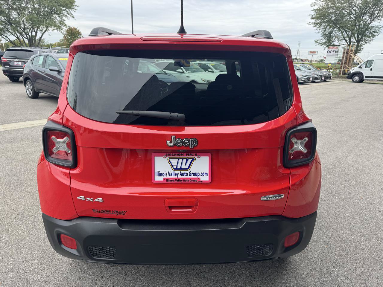 Used 2018 Jeep Renegade Latitude w/ Cold Weather Group AWD/4WD image 7