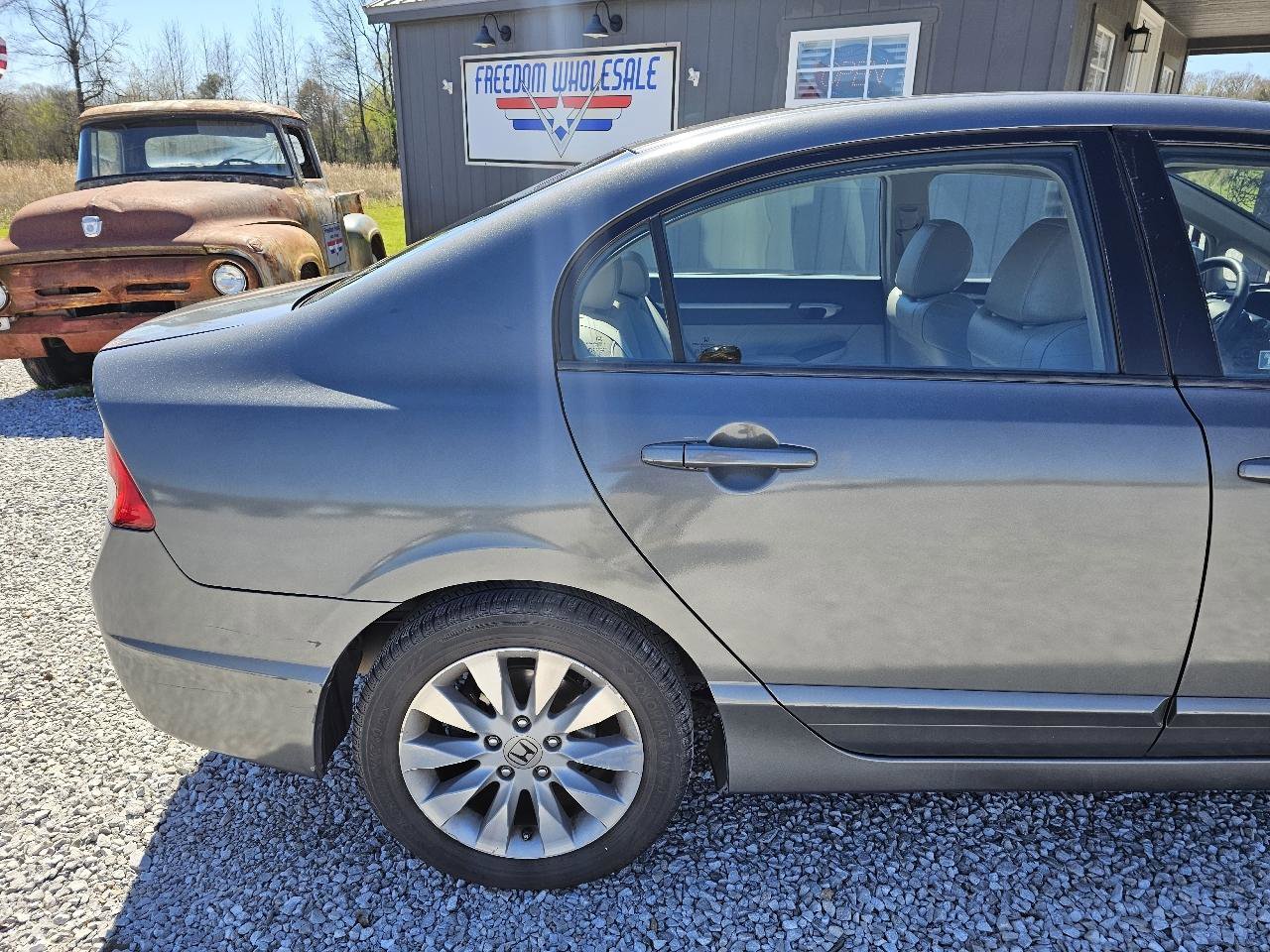 Used 2010 Honda Civic EX-L image 9