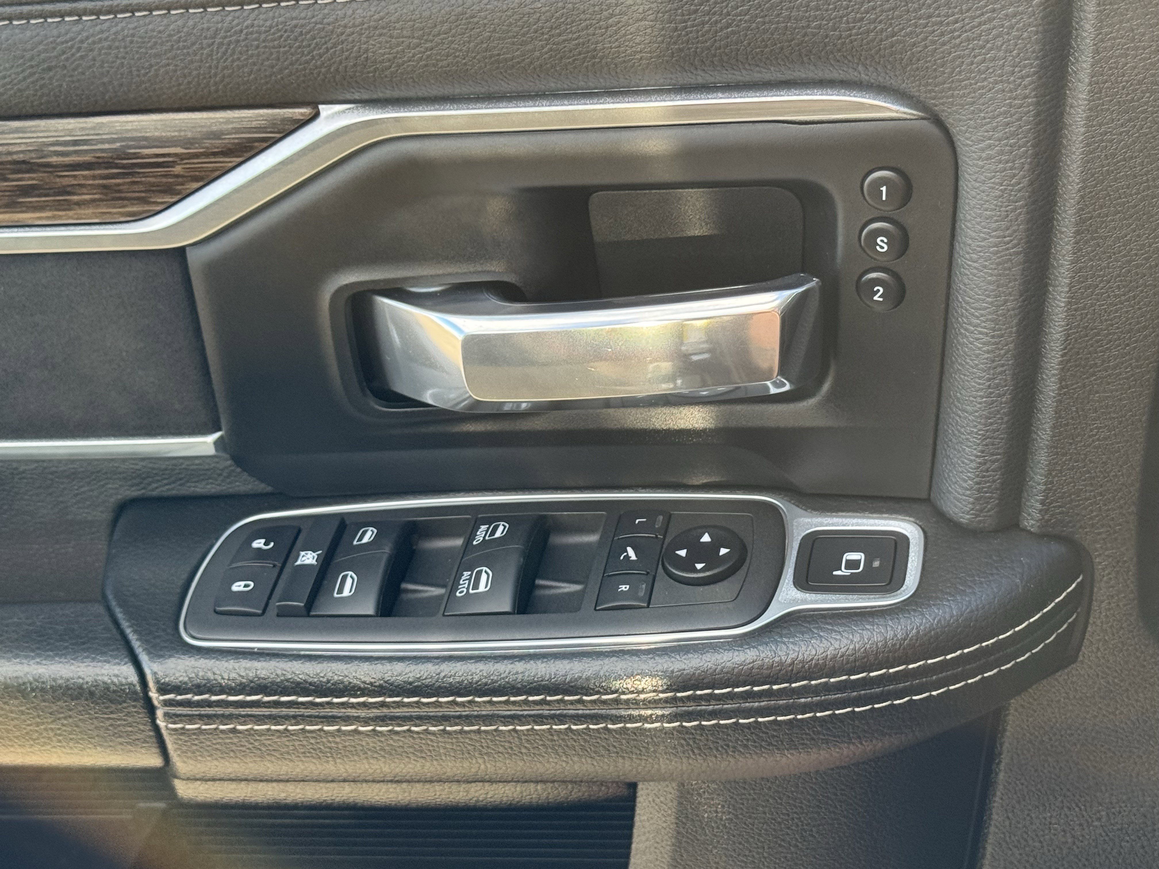 Used 2021 RAM 2500 Laramie AWD/4WD image 26