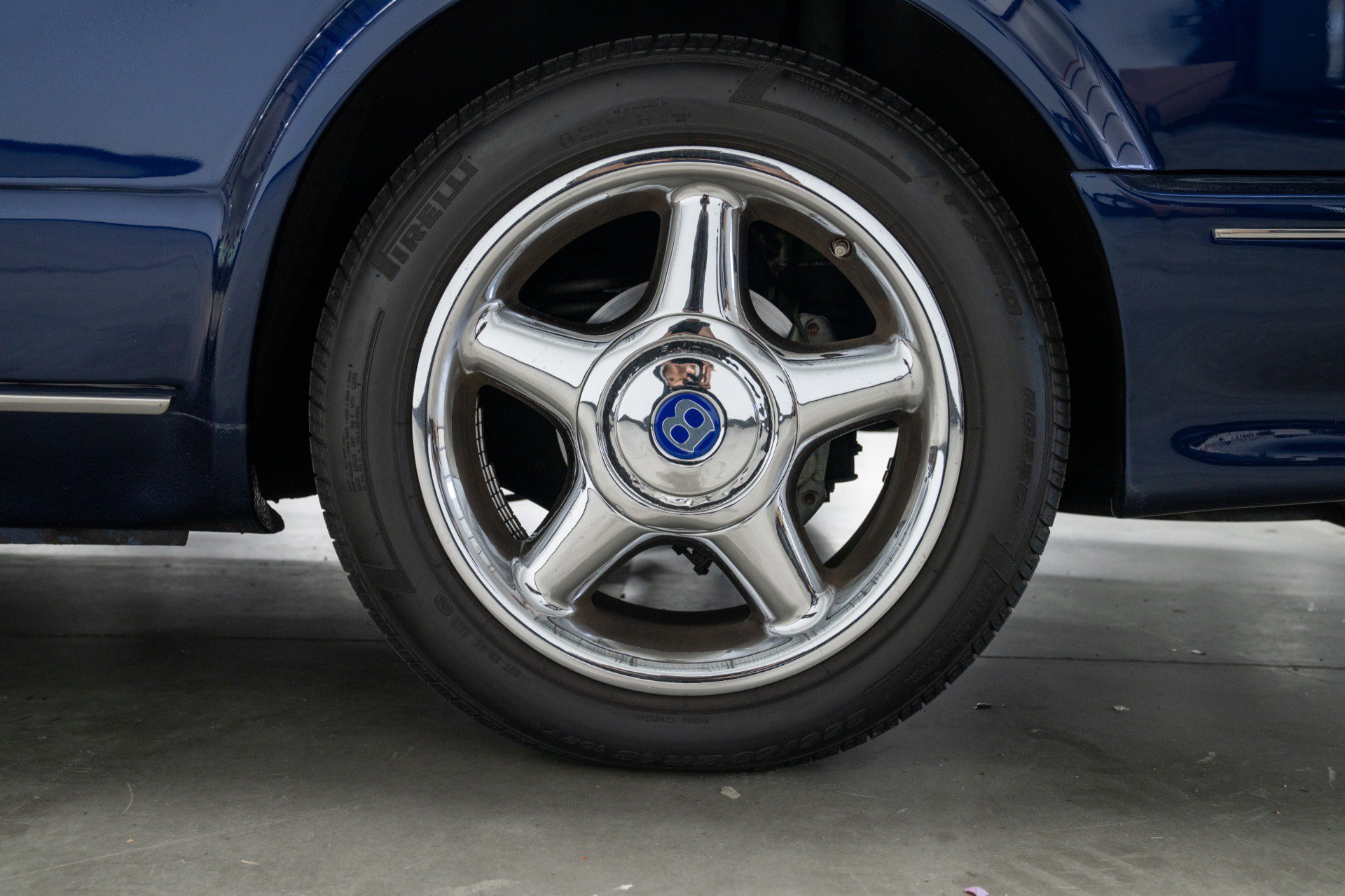 Used 1999 Bentley Azure Mulliner RWD image 38