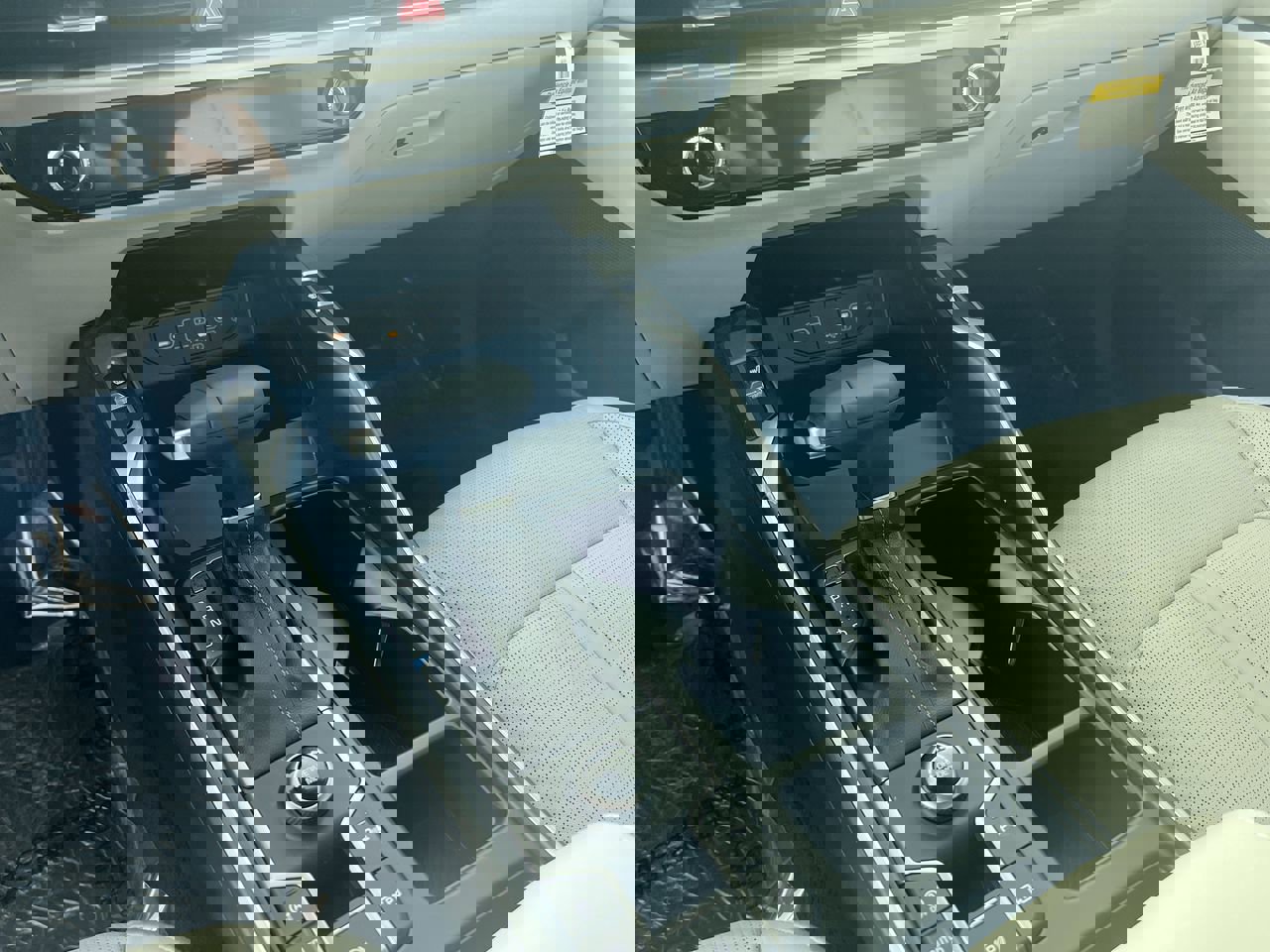 New 2026 Kia Sorento EX w/ EX Premium Package FWD image 24