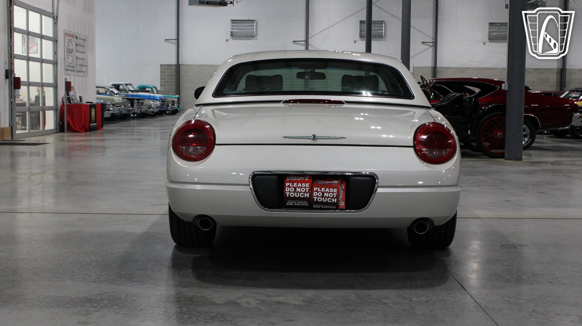 Used 2005 Ford Thunderbird 50th Anniversary RWD image 27