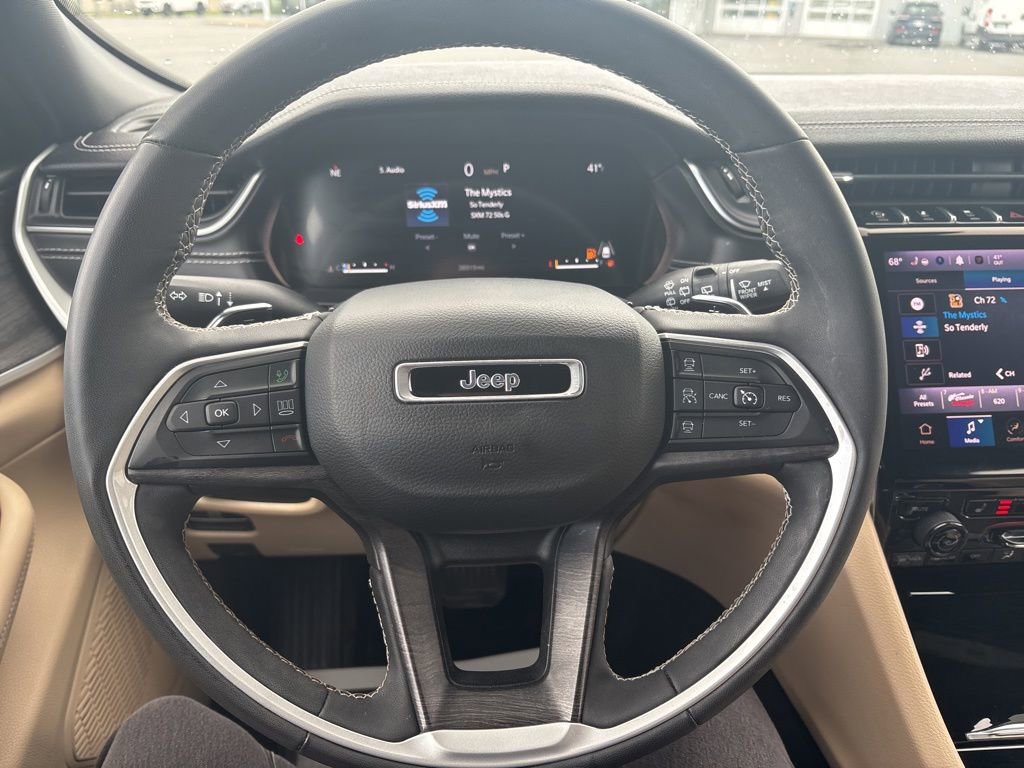 Used 2023 Jeep Grand Cherokee Limited AWD/4WD image 10