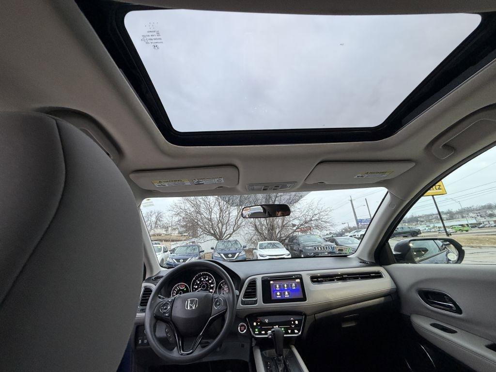 Used 2017 Honda HR-V EX image 19