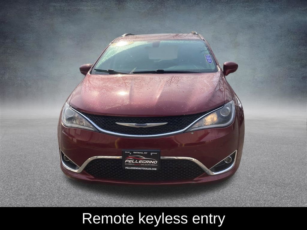 Used 2019 Chrysler Pacifica Touring-L FWD image 10