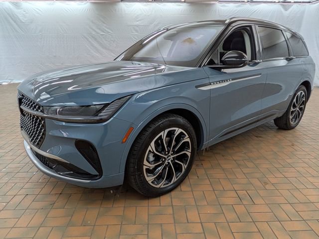 Used 2025 Lincoln Nautilus Reserve image 4