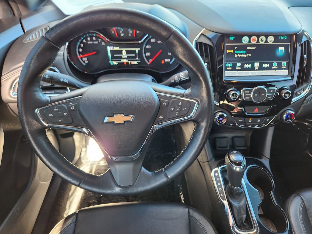 Used 2016 Chevrolet Cruze Premier image 2