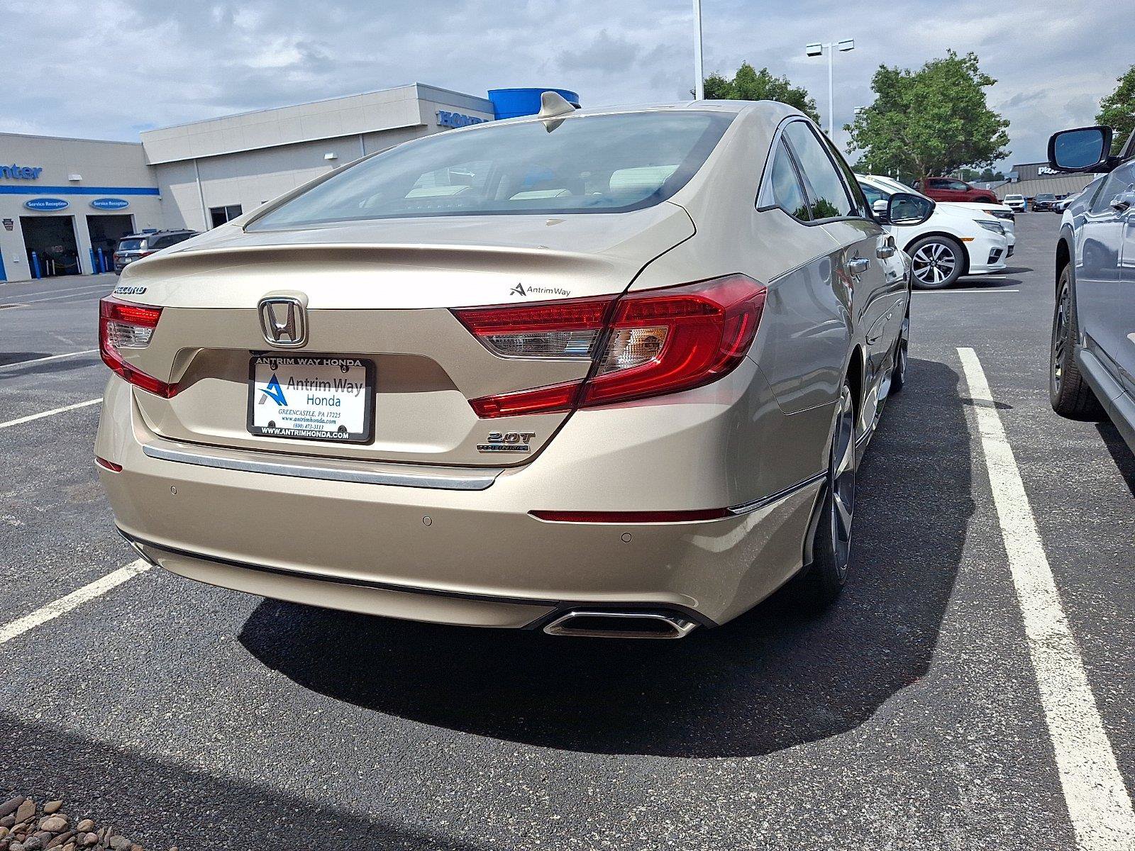 Used 2020 Honda Accord Touring image 5