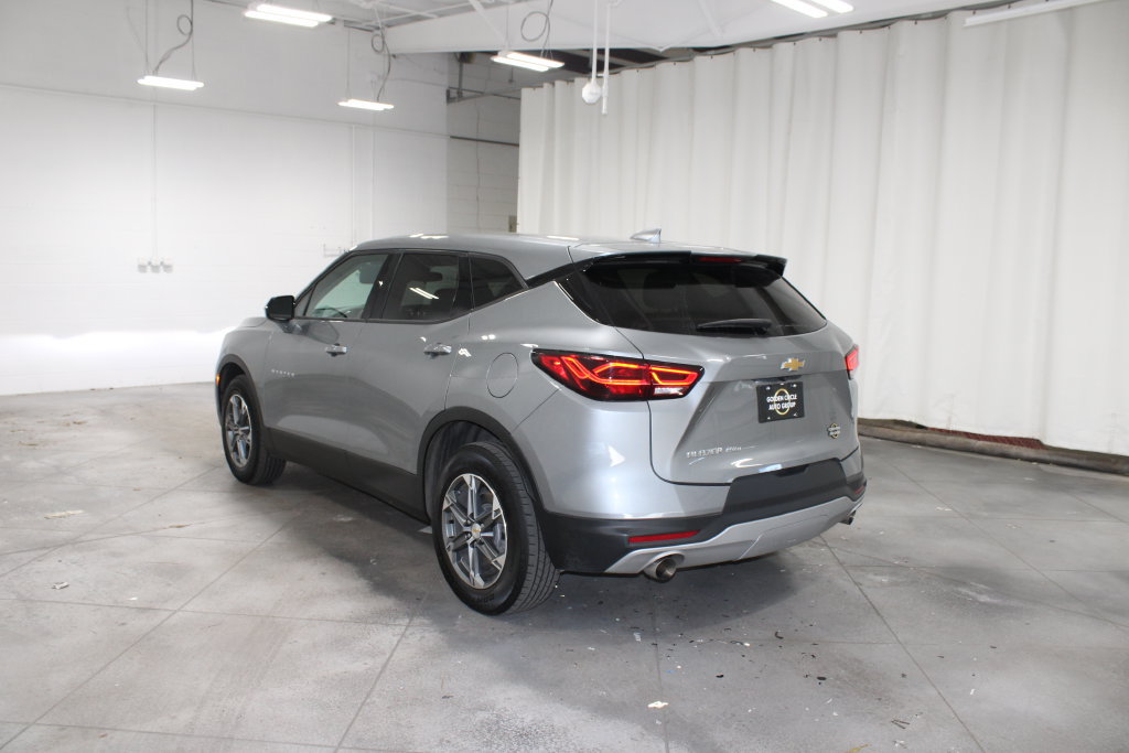 Used 2025 Chevrolet Blazer LT AWD/4WD image 7
