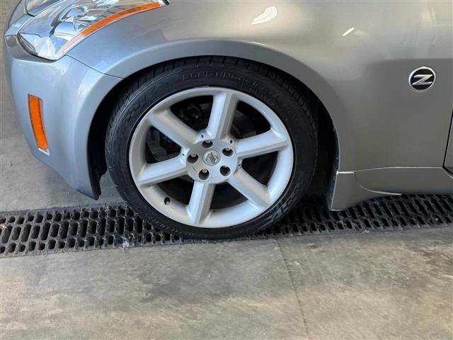 Used 2004 Nissan 350Z Touring RWD image 38