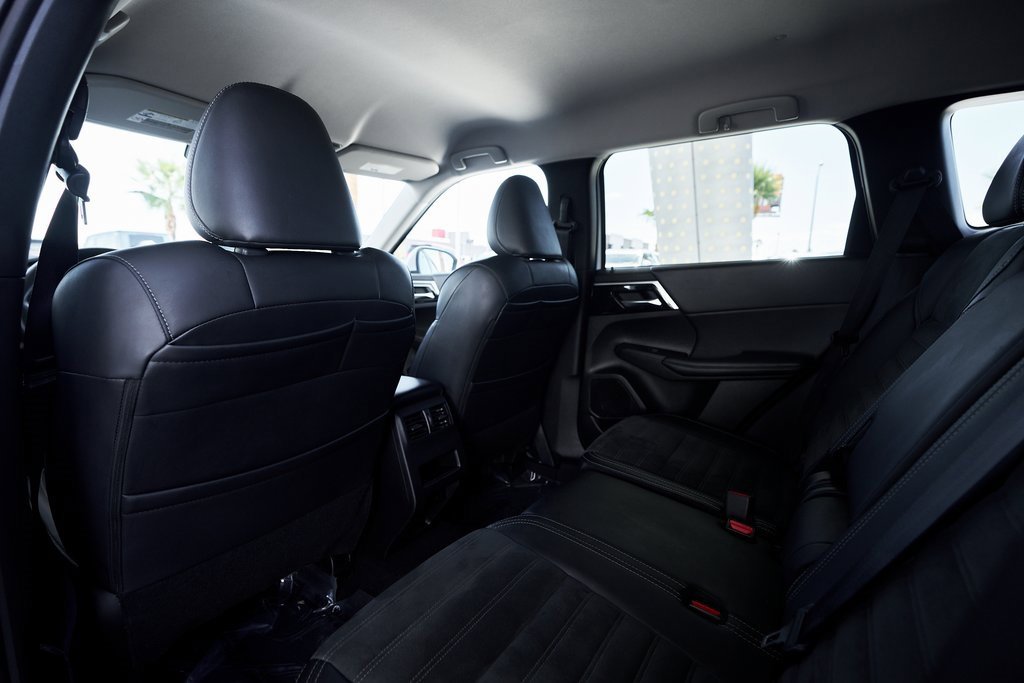 Used 2024 Mitsubishi Outlander SE image 21