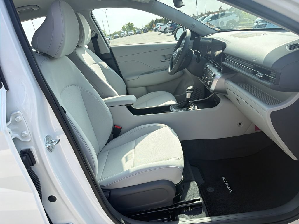 New 2027 Hyundai Kona SE FWD image 35