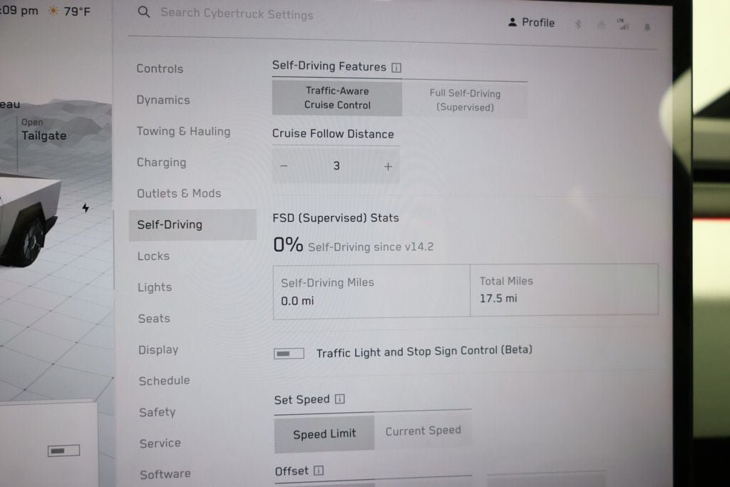 Used 2024 Tesla Cybertruck AWD Crew Cab image 20