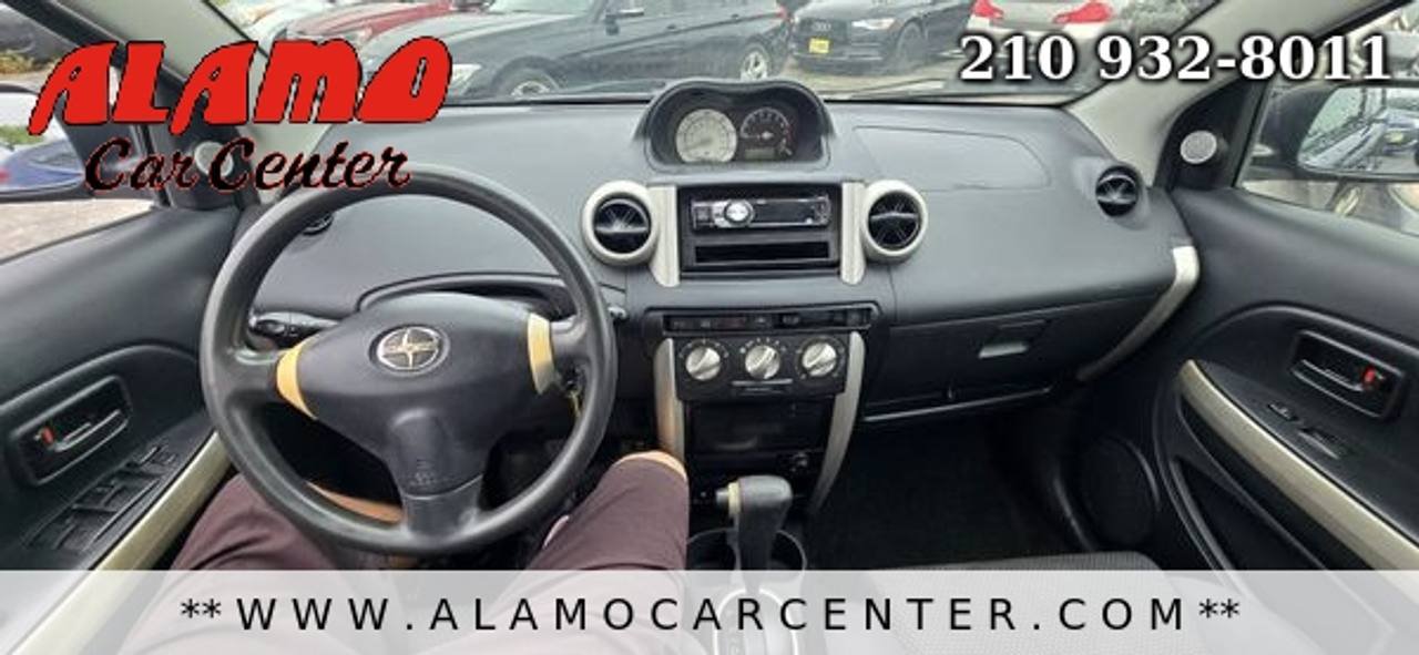 Used 2005 Scion xA FWD image 31