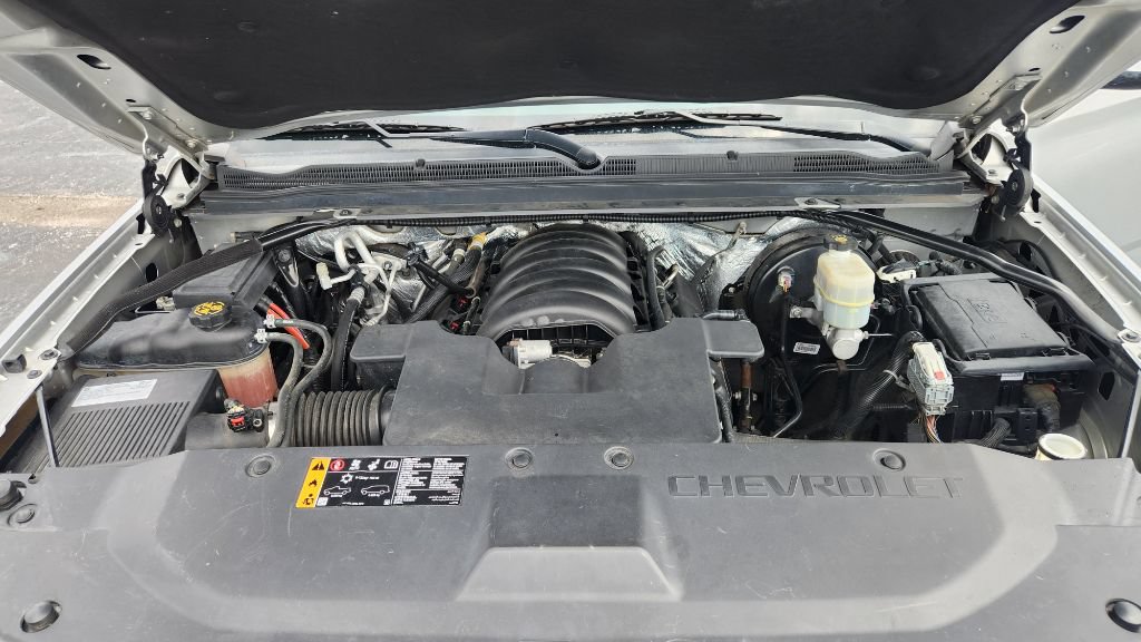 Used 2018 Chevrolet Suburban LT RWD image 25