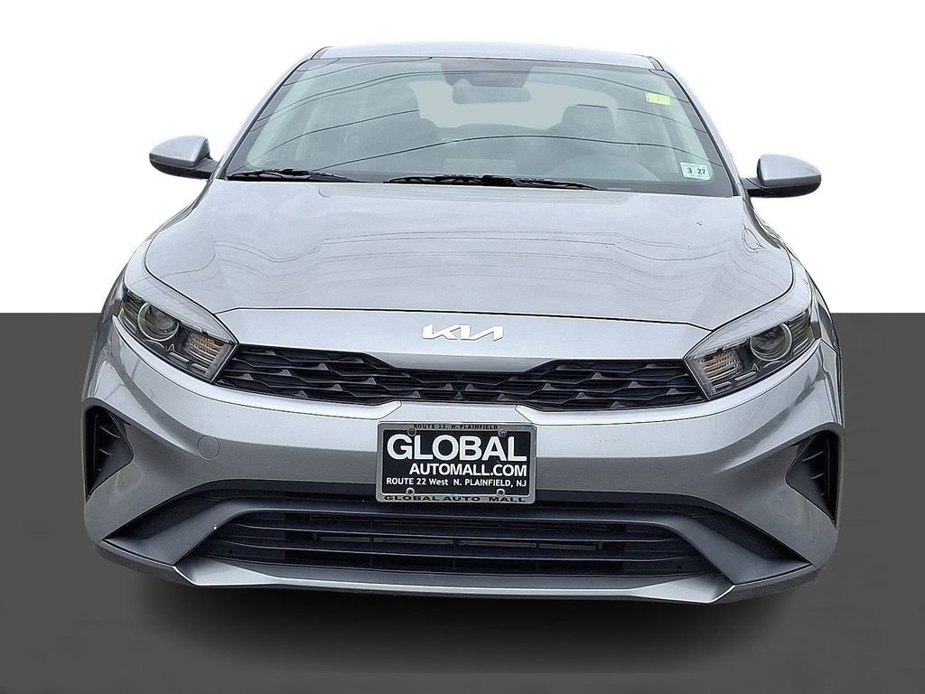 Used 2022 Kia Forte LXS FWD image 2