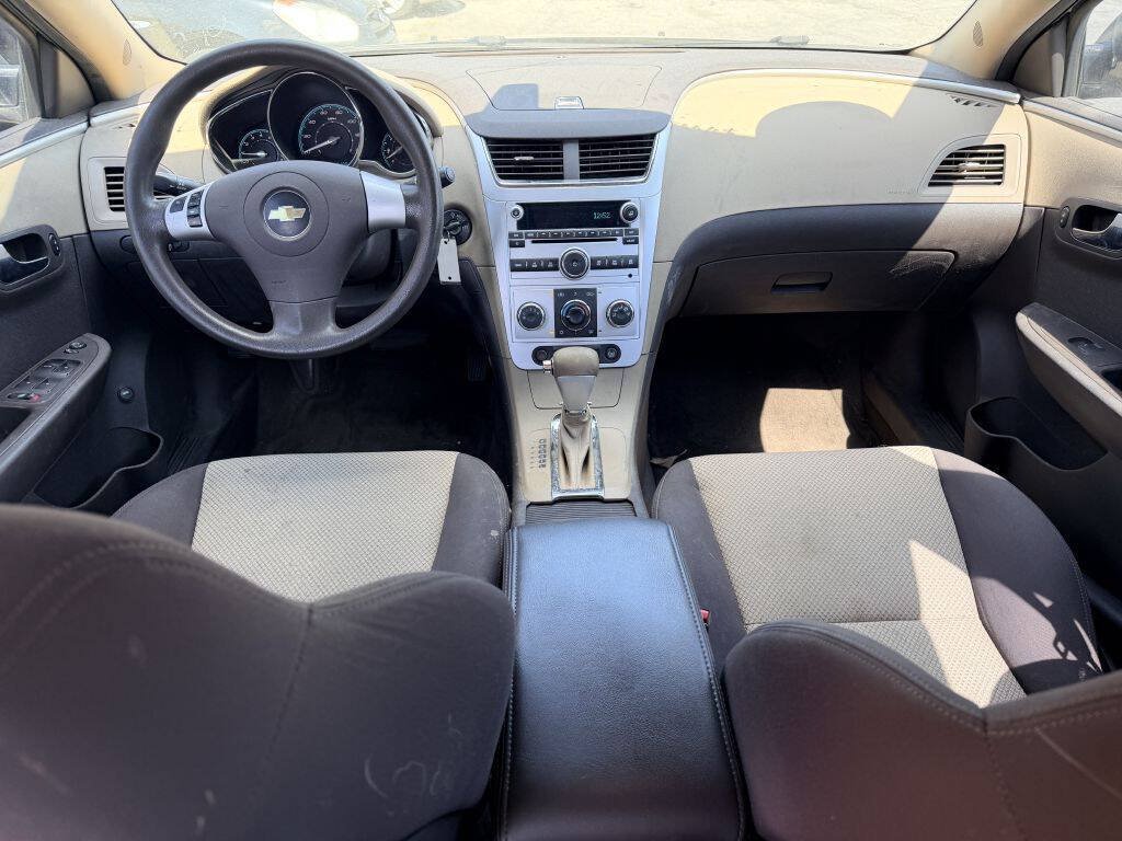 Used 2010 Chevrolet Malibu LS FWD image 6