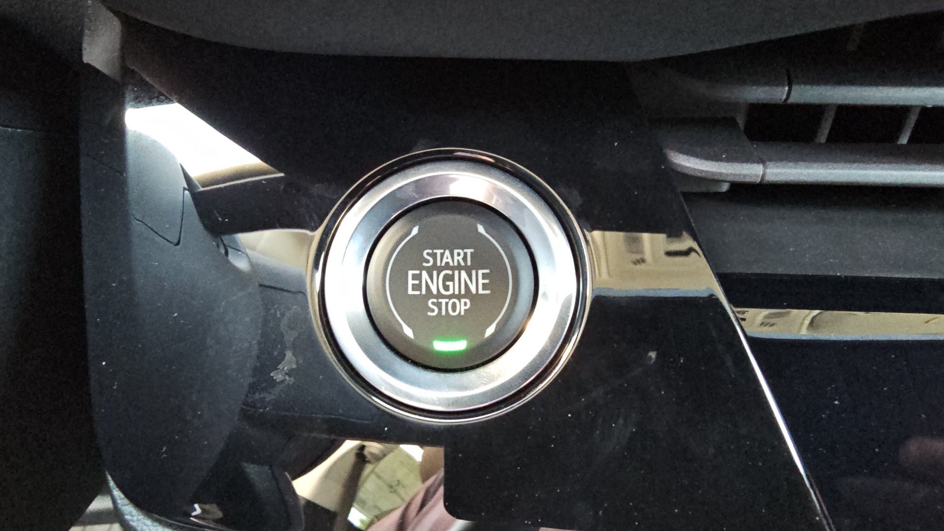 Used 2025 Buick Envision Sport Touring AWD/4WD image 30