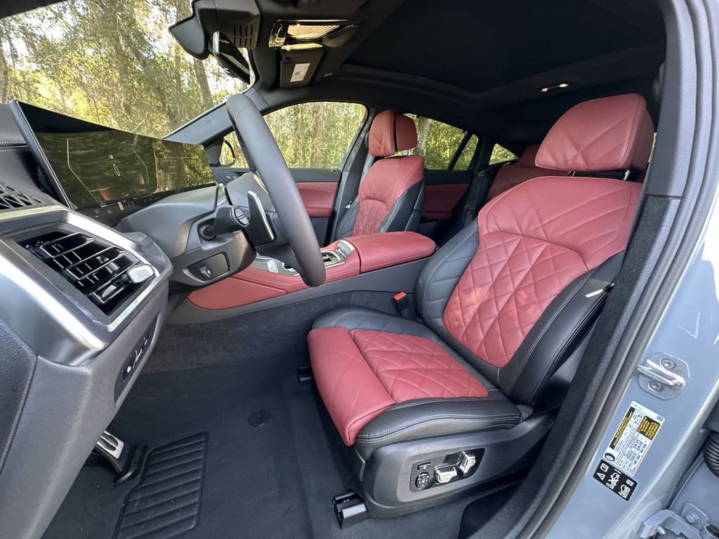New 2026 BMW X6 xDrive40i w/ Executive Package image 13