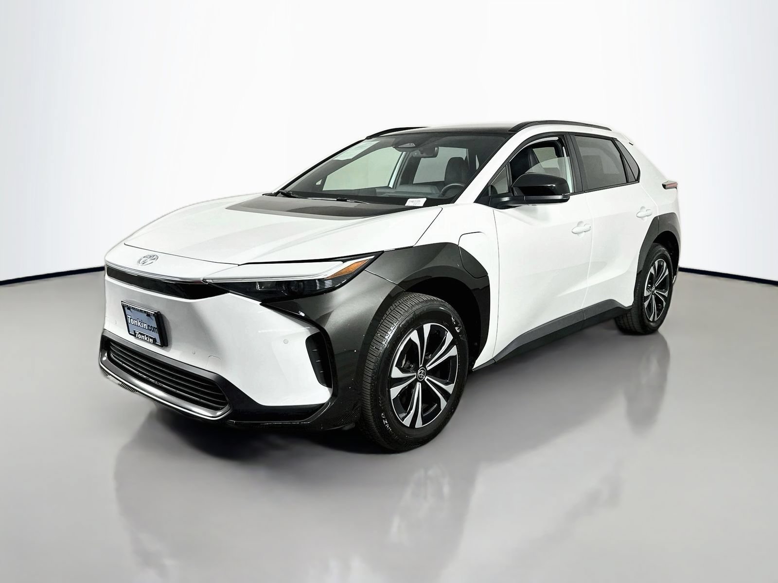 Certified 2023 Toyota bZ4X AWD w/ Weather Package image 3