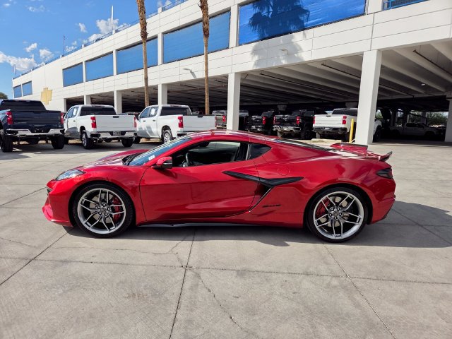 Used 2025 Chevrolet Corvette Z06 RWD image 3