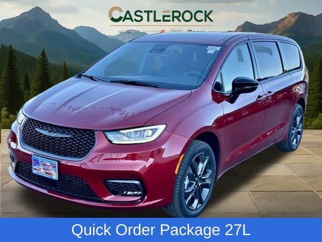 New 2026 Chrysler Pacifica Select