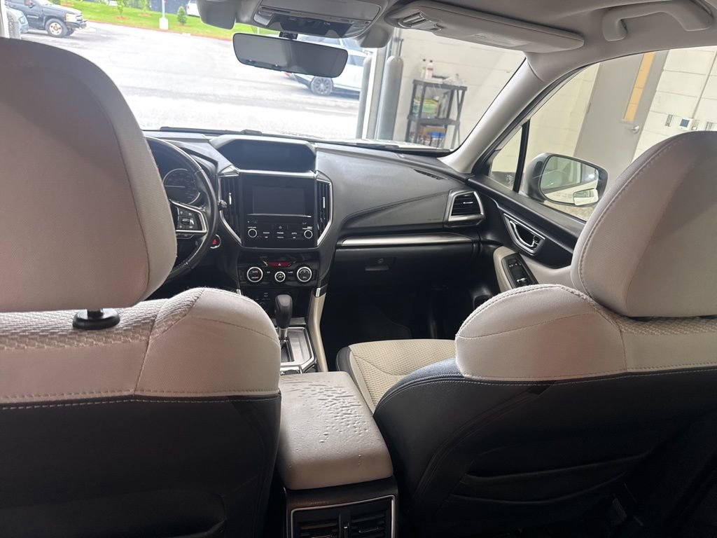 Used 2020 Subaru Forester Premium image 14