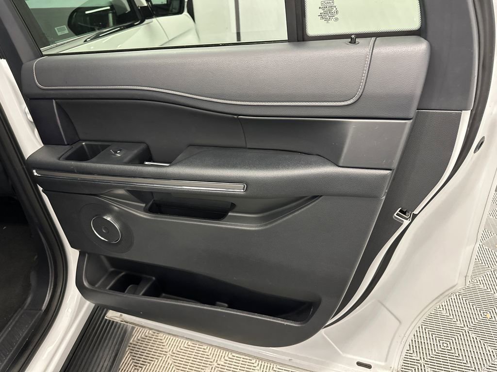 Used 2024 Ford Expedition Max XLT image 18