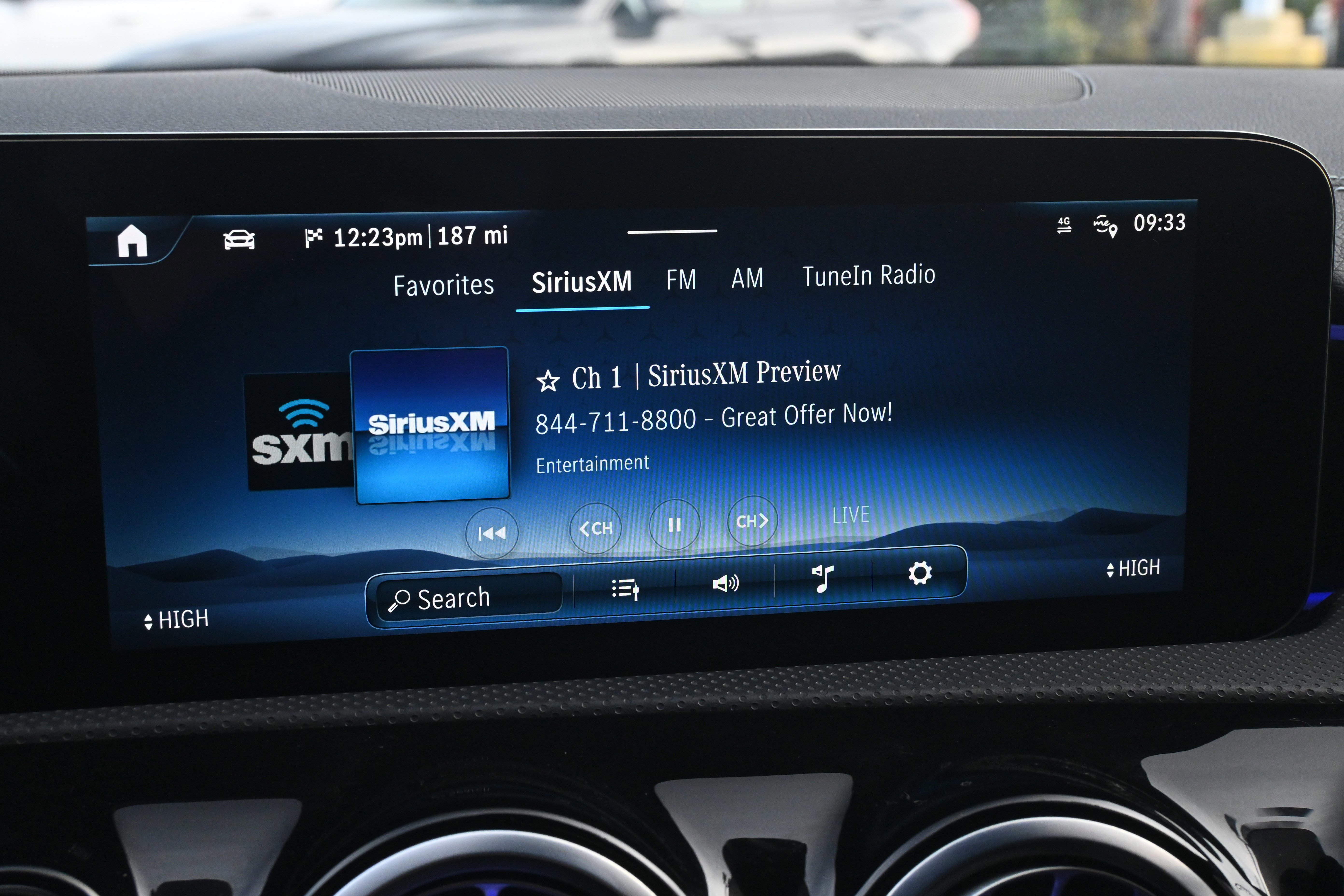 Used 2024 Mercedes-Benz CLA 35 AMG 4MATIC image 24