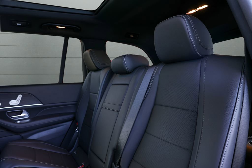 Used 2025 Mercedes-Benz GLS 450 4MATIC image 50