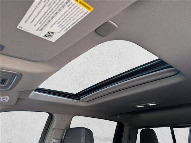 Used 2025 GMC Sierra 3500 Denali w/ Denali Reserve Package image 17