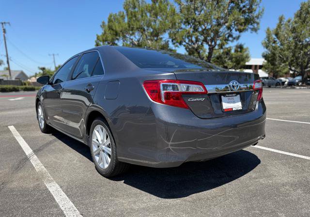 Used 2014 Toyota Camry XLE w/ Moonroof Package FWD image 4