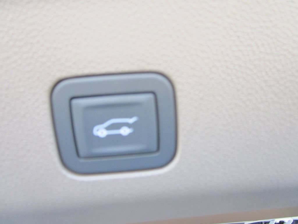 New 2026 GMC Yukon XL Denali w/ Advanced Technology Package RWD image 16