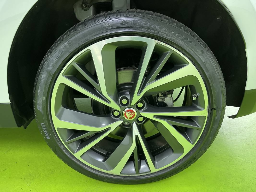 Used 2019 Jaguar F-PACE Premium AWD/4WD image 15