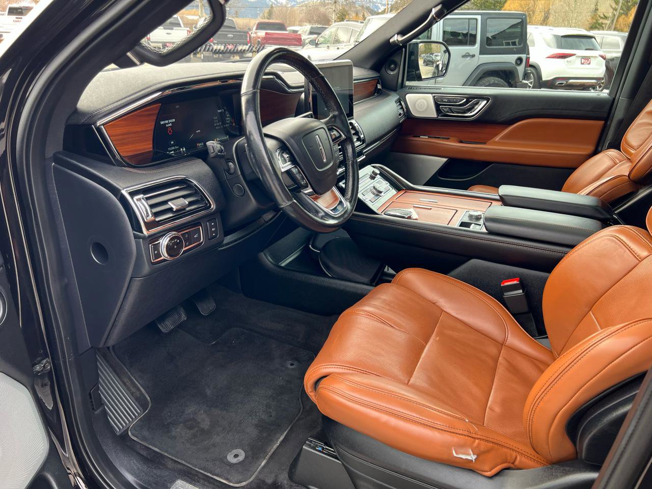 Used 2019 Lincoln Navigator Reserve image 19