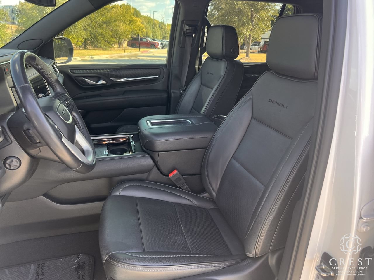 Used 2022 GMC Yukon Denali RWD image 25
