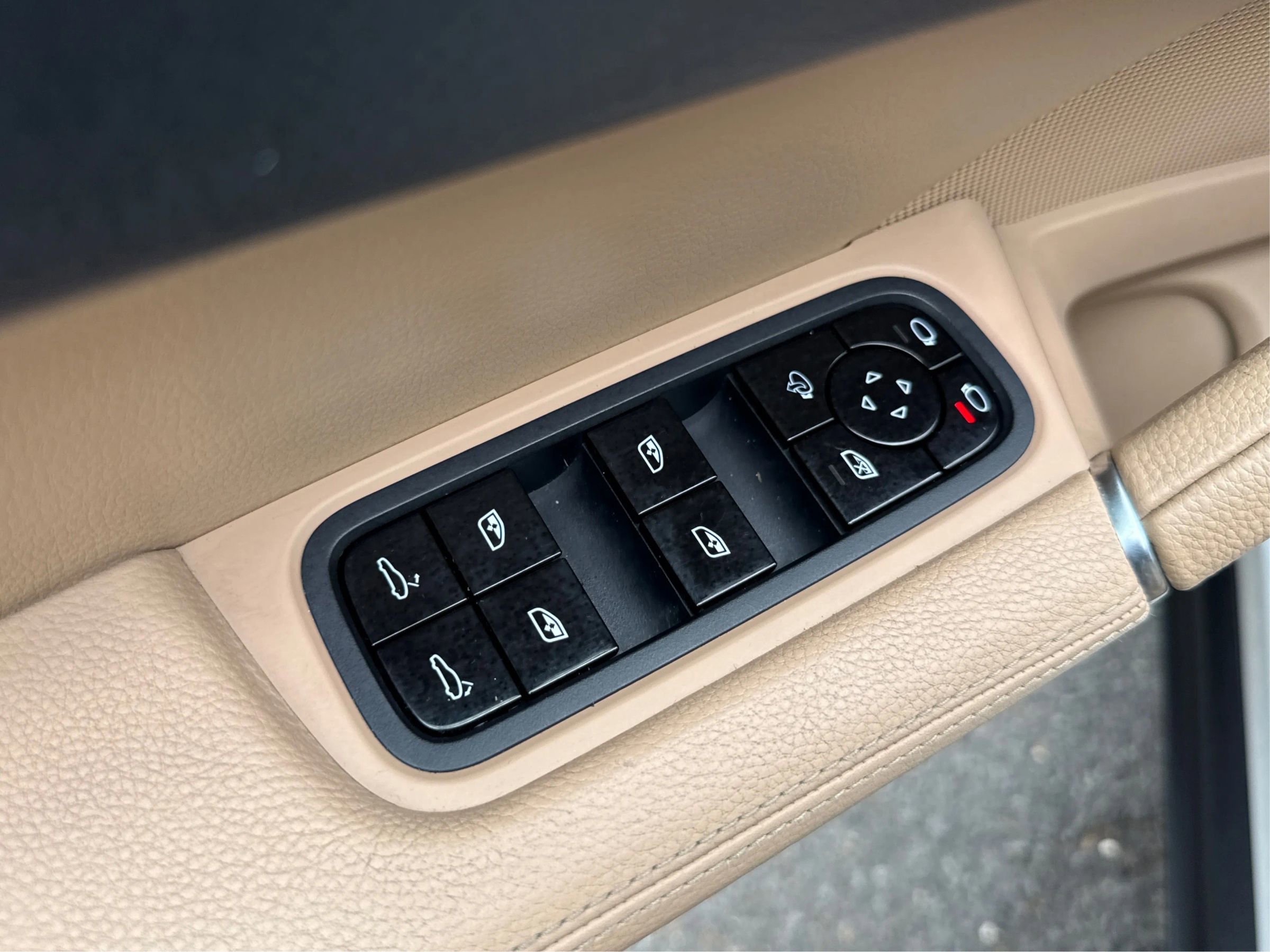 Used 2019 Porsche Cayenne AWD/4WD image 40