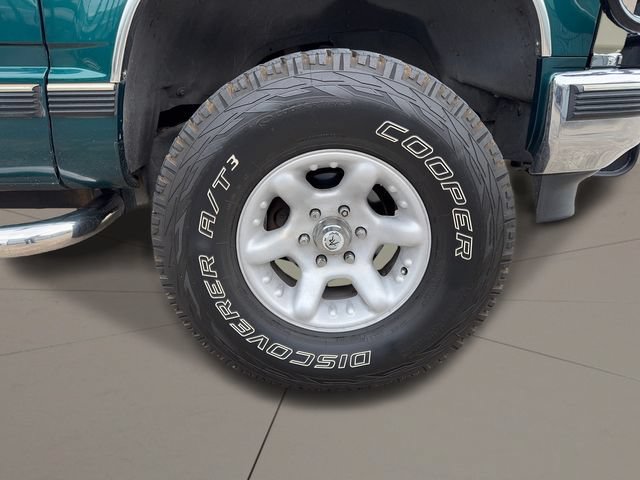 Used 1998 Chevrolet Silverado 1500 4x4 Extended Cab w/ Preferred Equipment Group 2 image 4