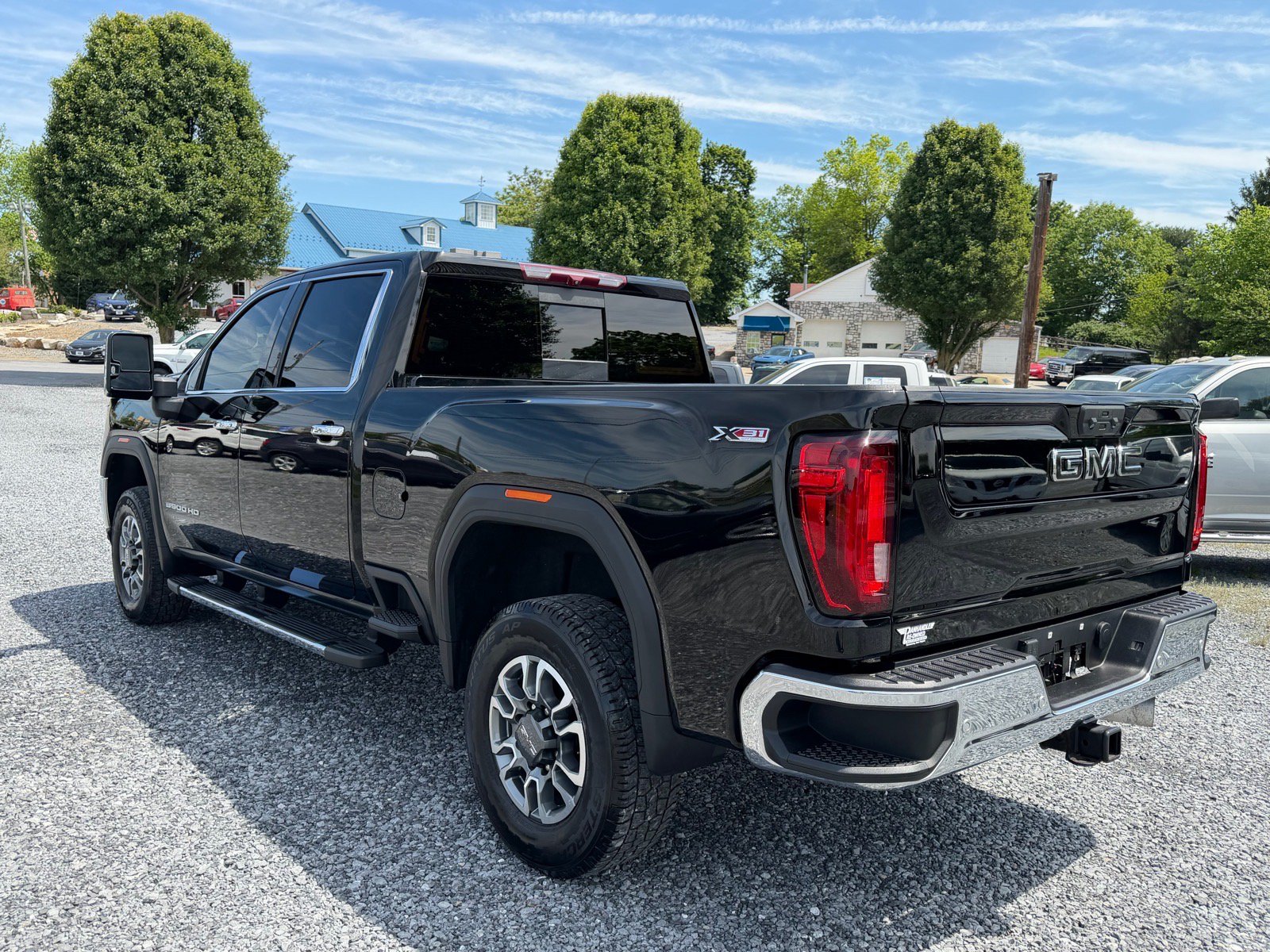 Used 2022 GMC Sierra 3500 SLT w/ SLT Preferred Package AWD/4WD image 5