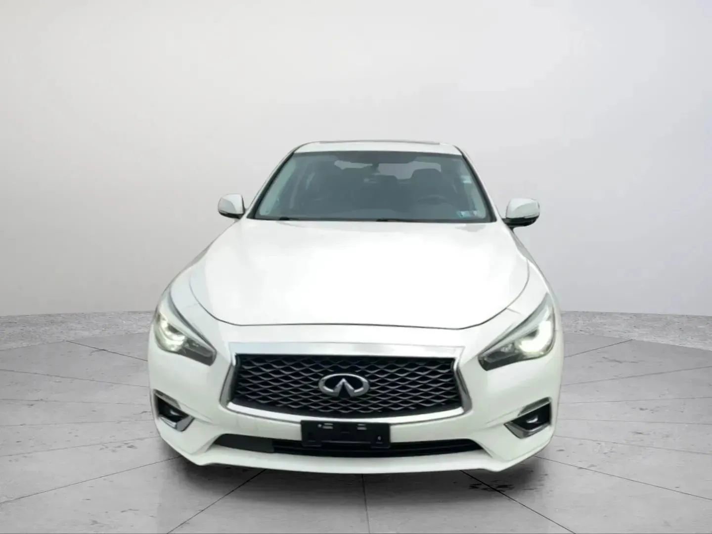 Used 2019 INFINITI Q50 Luxe w/ Essential Package (3.0T Luxe) AWD/4WD image 9