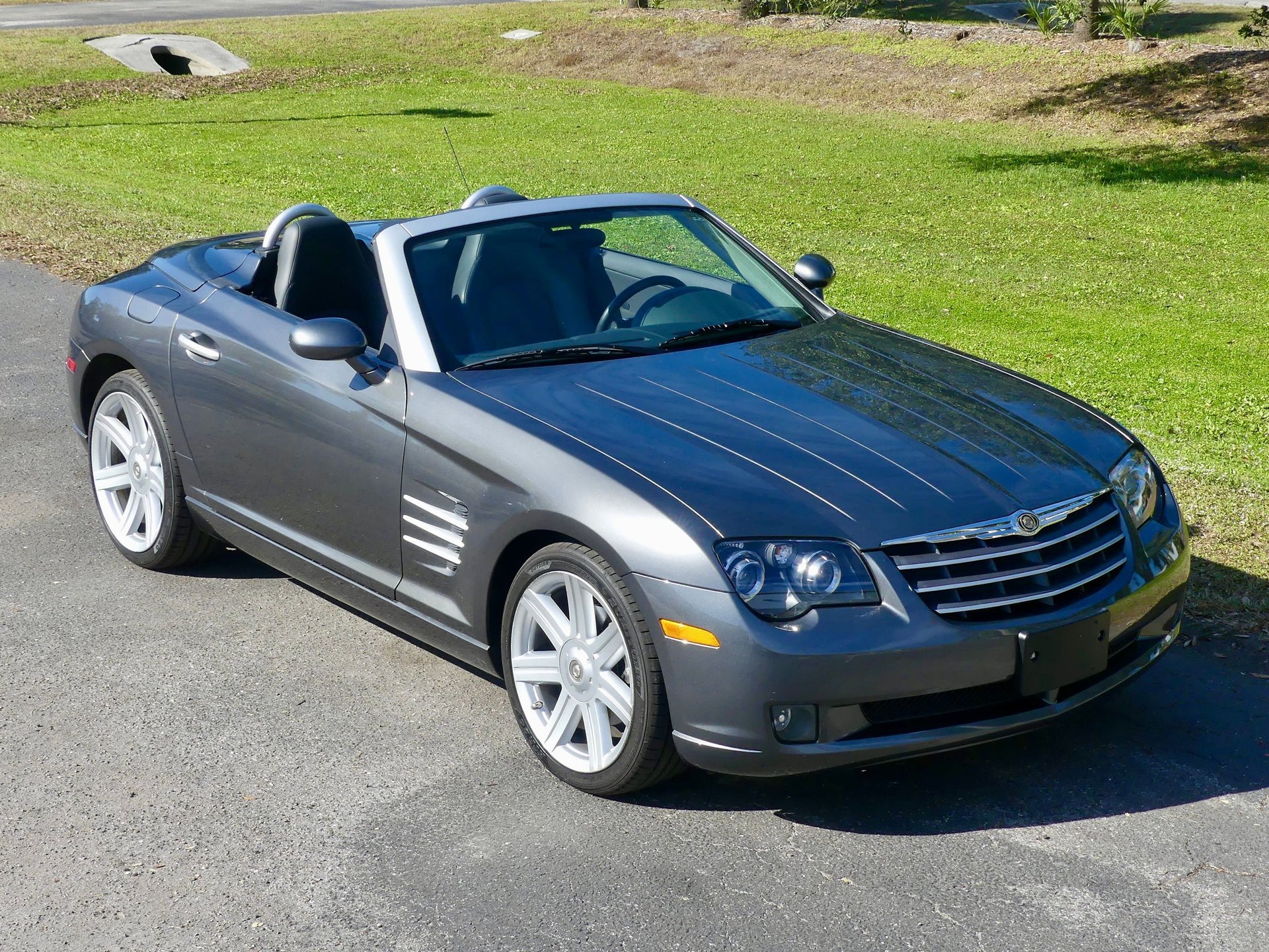 Used 2005 Chrysler Crossfire Limited image 30