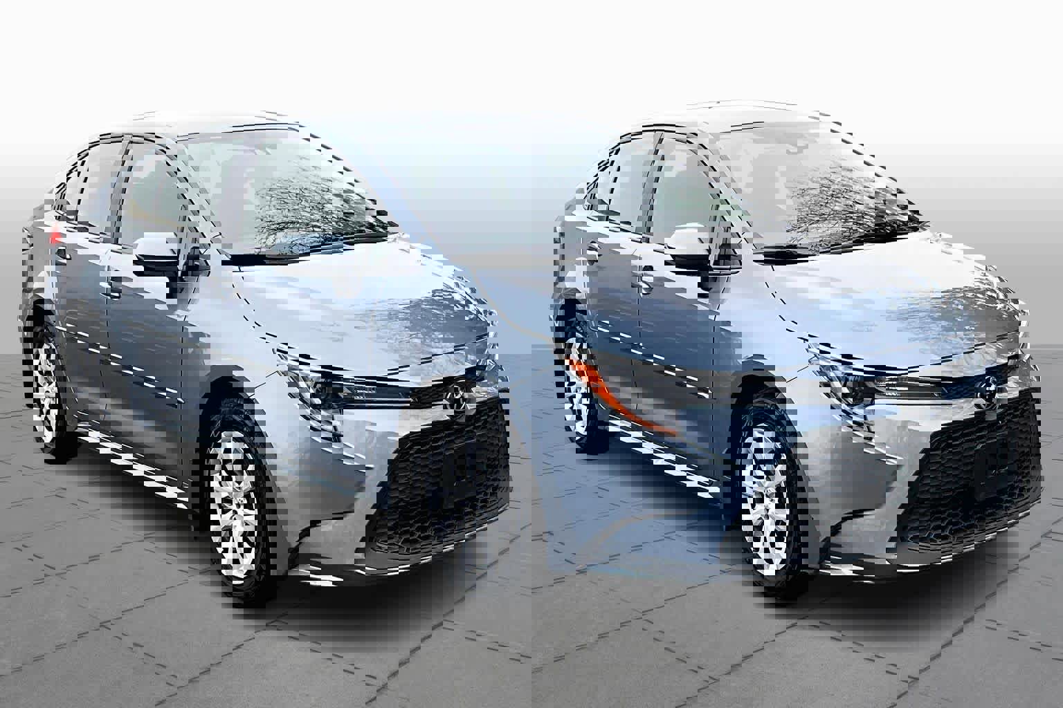 Used 2022 Toyota Corolla LE w/ Body Protection Package (TMS) image 3