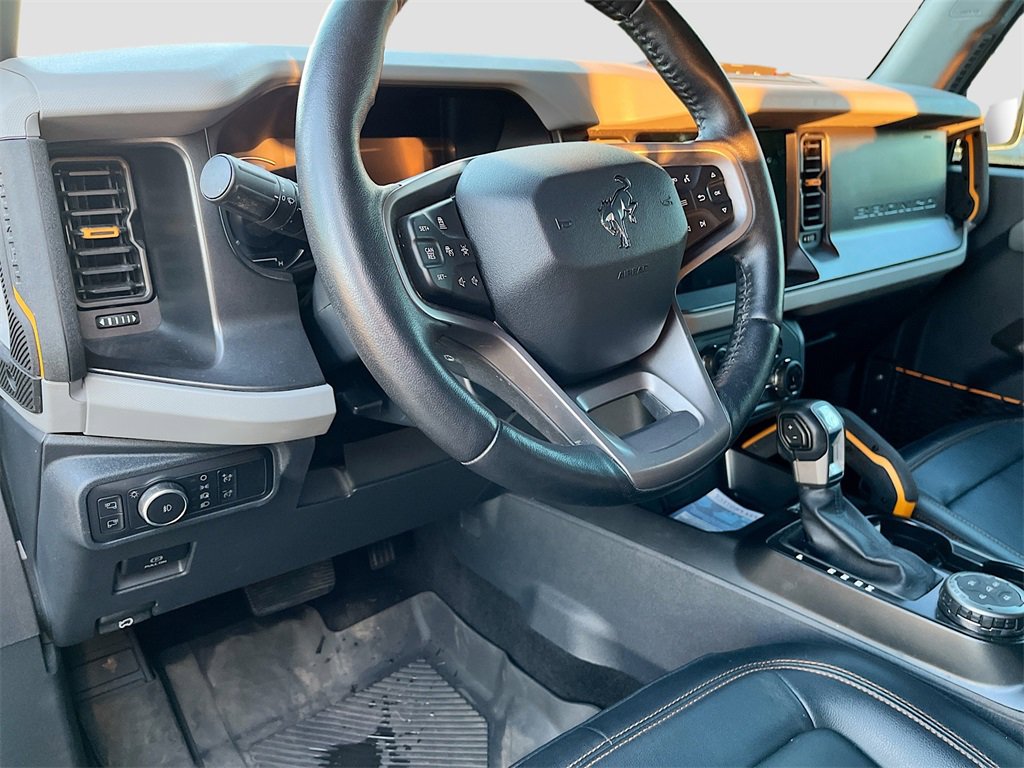 Used 2022 Ford Bronco Badlands image 9