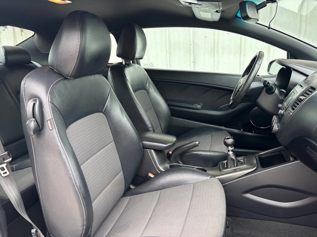 Used 2015 Kia Forte Koup SX FWD image 14
