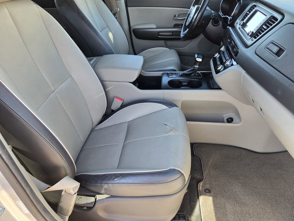 Used 2017 Kia Sedona LX w/ LX Essentials Premium Package image 13