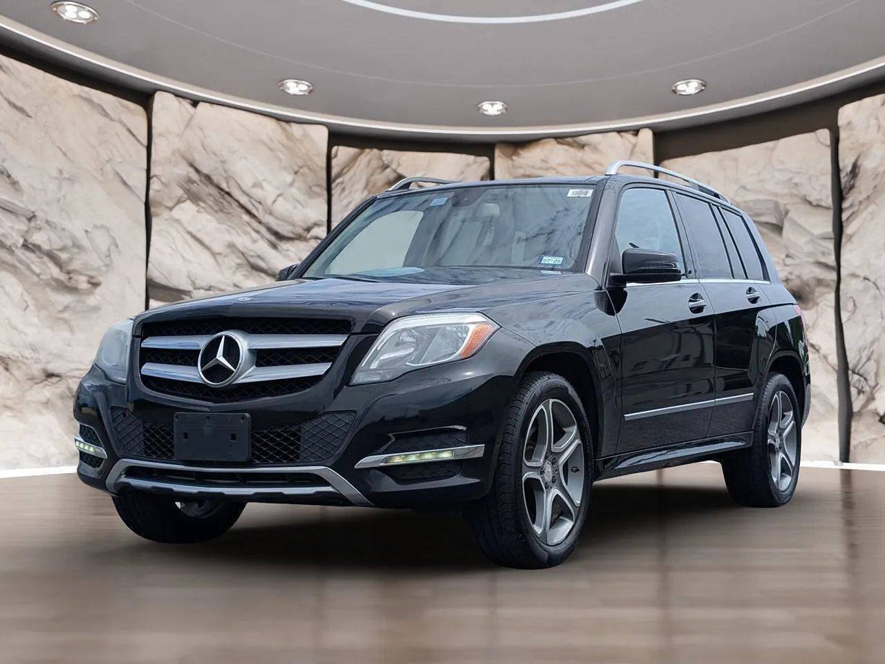 Used 2014 Mercedes-Benz GLK 250 BlueTEC 4MATIC image 2