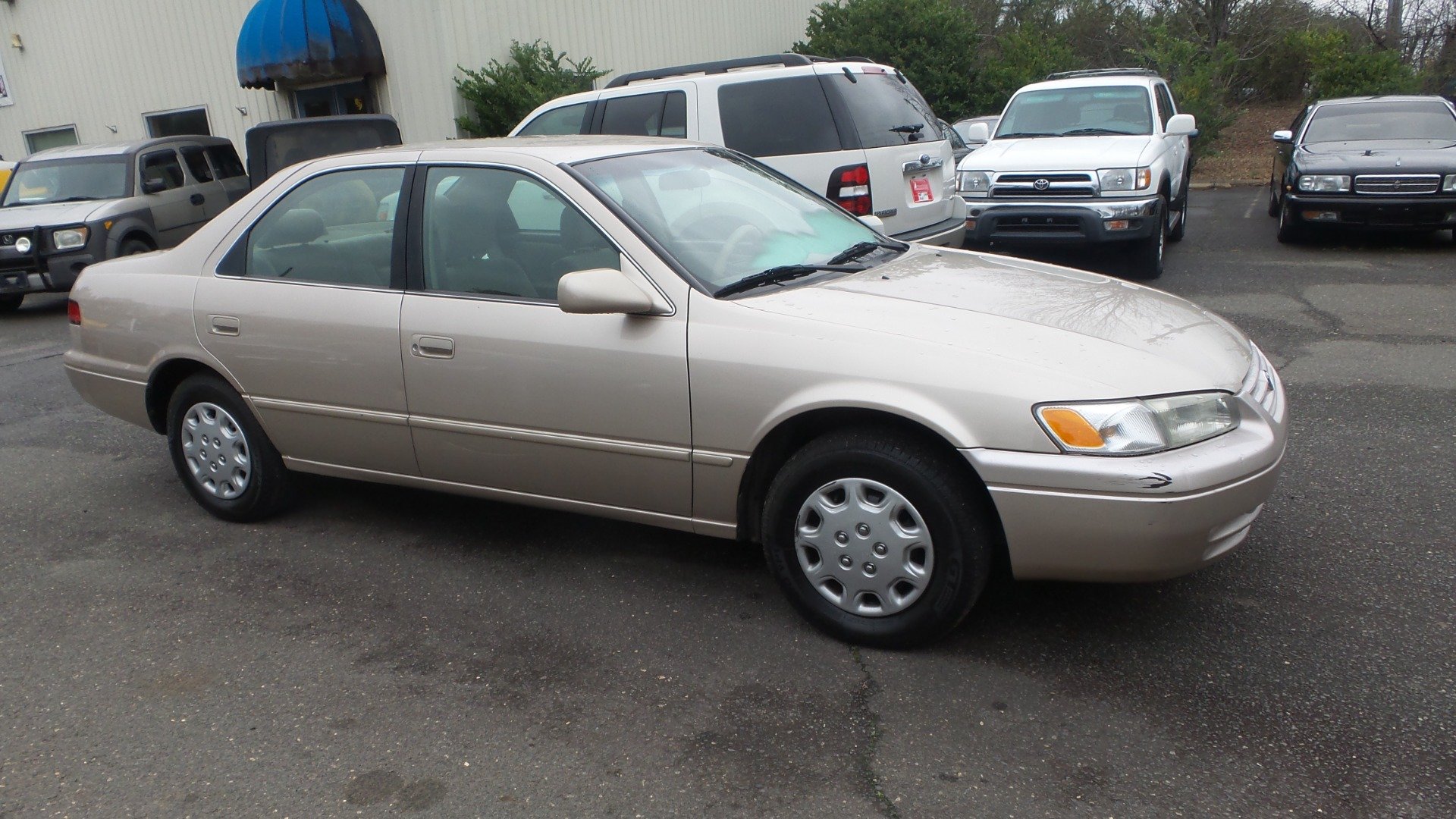 Used 1998 Toyota Camry LE FWD image 7